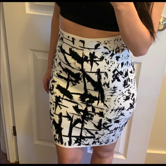 Bcbg bandage skirt - Picture 2 of 4